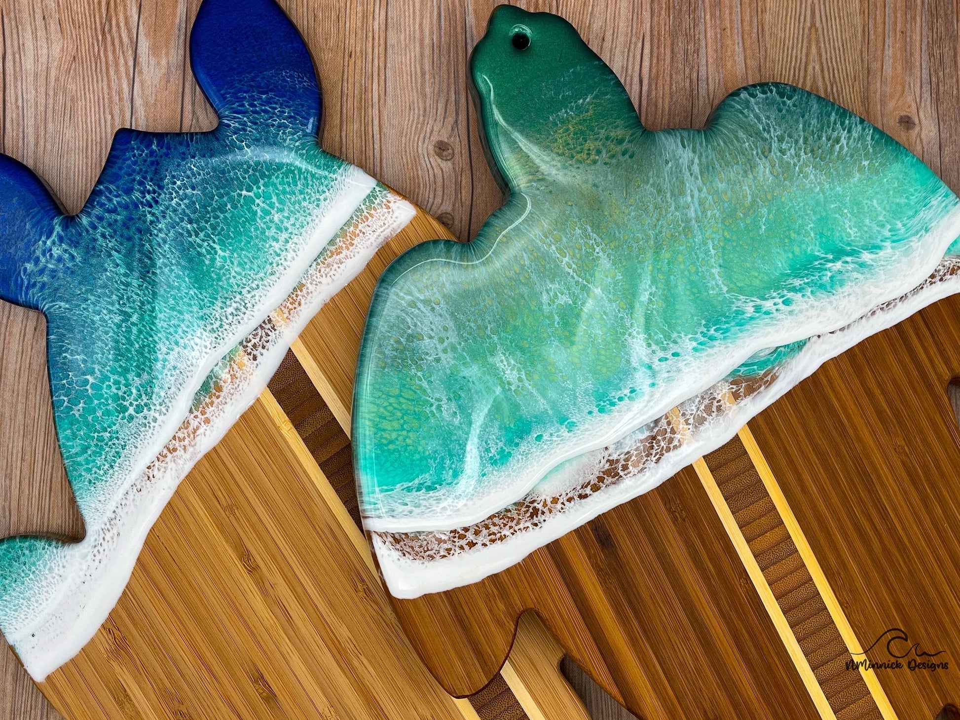 Sea Turtle Serving Board with Personalized Mother's Day Card, Ocean Resin Art, Sea Turtle Decor, Beach Gifts