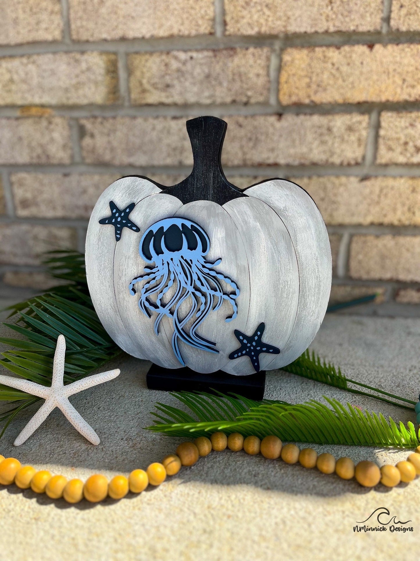 Jellyfish Coastal Wood Pumpkin